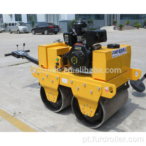 Compactador de rolos operado manualmente nos Emirados Árabes Unidos (FYL-S600C)